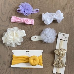 20 baby girl hair bows and 10 socks